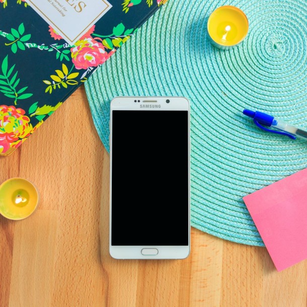 Смартфон Samsung D (демо) изобрежение 1
